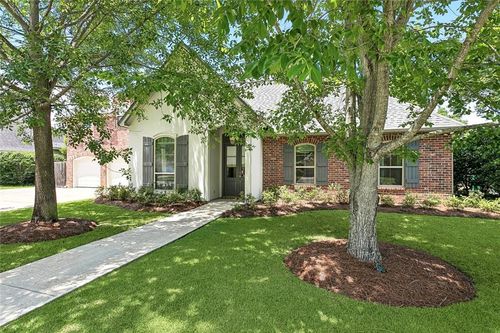 768 Libby Ln, Mandeville, LA, 70471-2862 | Card Image