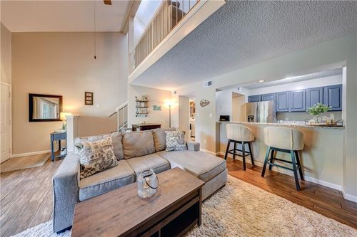8-8799 W 106th Ter, Overland Park, KS, 66212-5500 | Card Image
