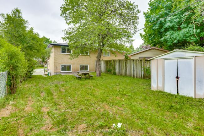 207 Cairn St, House attached with 4 bedrooms, 2 bathrooms and 3 parking in London ON | Image 16