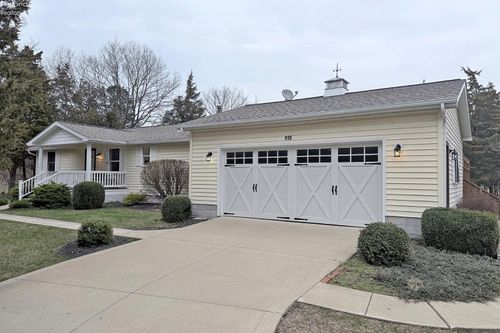 110 Pickerel Dr, Kelley's Island, OH, 43438-6573 | Card Image