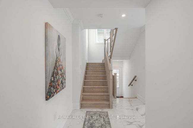 44 Bromont Dr, House other with 4 bedrooms, 4 bathrooms and 4 parking in Millbrook ON | Image 16