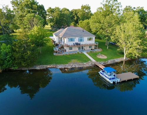1018 Idlewild Dr, Sparta, TN, 38583-3119 | Card Image
