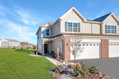 8506 Stillwater Rd, Wonder Lake, IL, 60097-8914 | Card Image