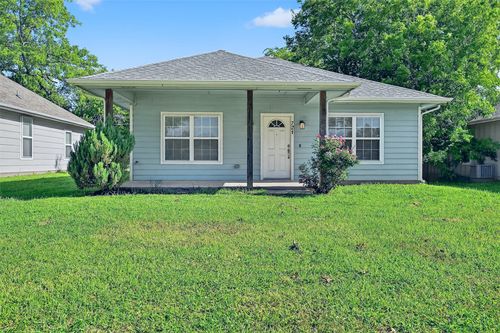 721 W Morton St, Denison, TX, 75020-2215 | Card Image