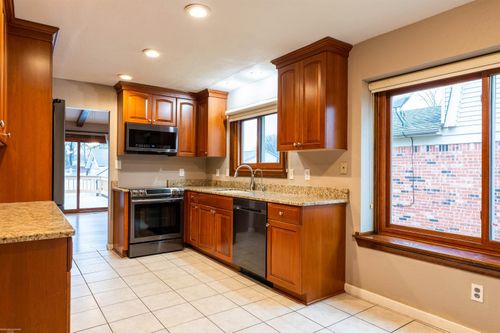 12113 Volpe Drive, Sterling Heights, MI, 48312 | Card Image