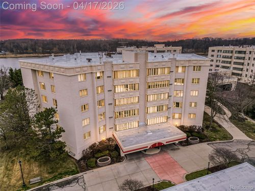 apt-5022-43000 12 Oaks Crescent Dr, Novi, MI, 48377-3434 | Card Image
