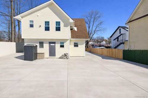 79 Monhagen Ave, Middletown, NY, 10940-6235 | Card Image