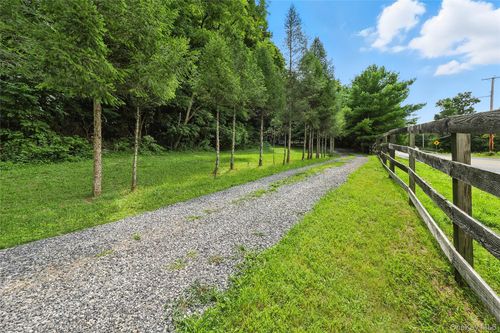 5760 Route 82, Clinton Corners, NY, 12514-2146 | Card Image