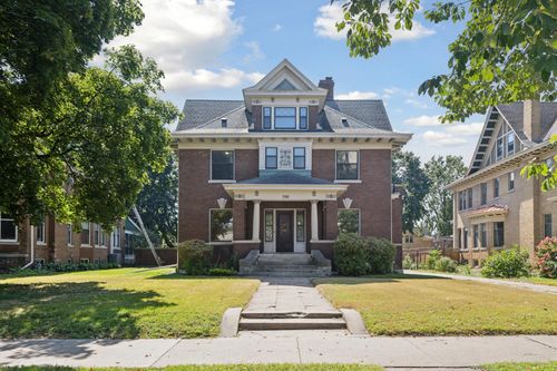 786 Summit Ave, Saint Paul, MN, 55105-3352 | Card Image