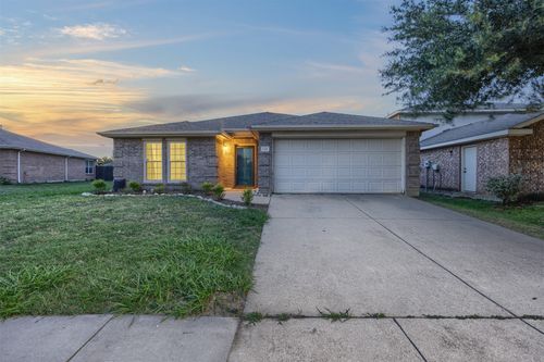 112 Tripp Trl, Denton, TX, 76207-7280 | Card Image