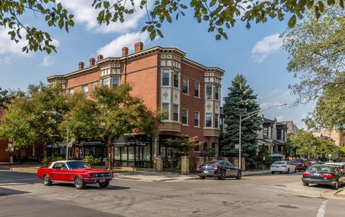 3s-3800 N Wilton Ave, Chicago, IL, 60613-5017 | Card Image