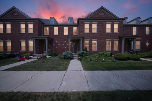 81-49816 Potomac Rd, Canton, MI, 48188-3465 | Card Image