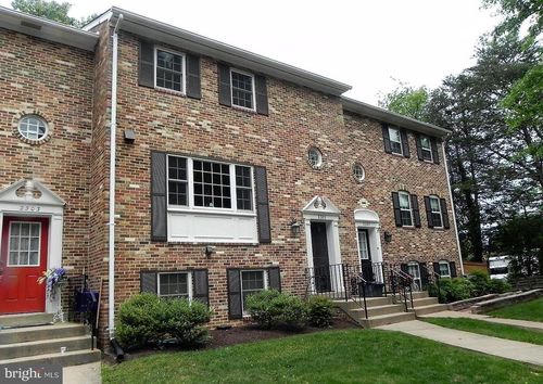 2305 Mcgregor Ct, VIENNA, VA, 22182-5235 | Card Image