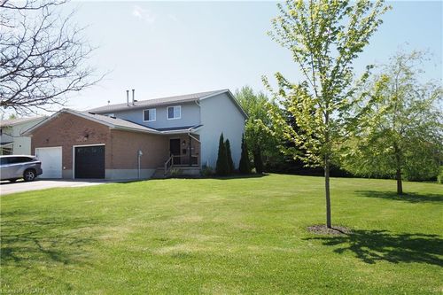 15 Dales Drive, Drayton, ON, N0G1P0 | Card Image