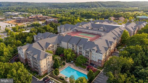 136e-400 Symphony Cir, COCKEYSVILLE, MD, 21030-2046 | Card Image