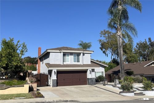 40 Country Wood Dr, Phillips Ranch, CA, 91766-4818 | Card Image