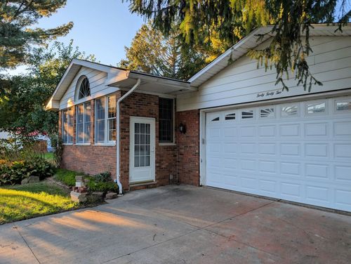 4042 W Farrand Rd, Clio, MI, 48420-8223 | Card Image