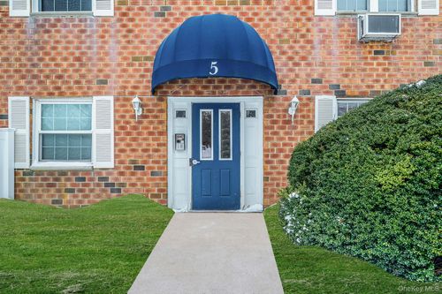 apt-5m-460 Old Town Rd, Port Jefferson Station, NY, 11776-2210 | Card Image