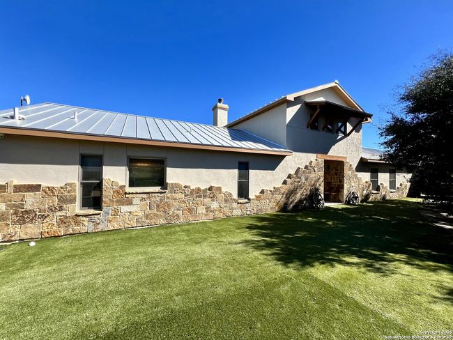 163 Northridge Dr W, House other with 2 bedrooms, 3 bathrooms and null parking in Mountain Home TX | Image 6