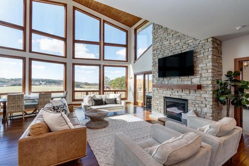 4230 Dalby Rd, BLACK EARTH, WI, 53515-9605 | Card Image