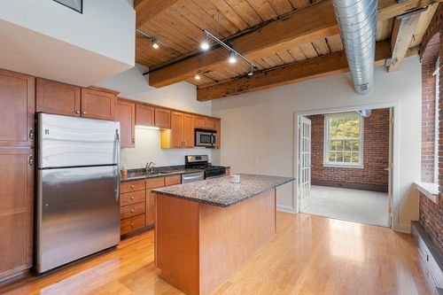 unit-4-25 Cedar St, Amesbury, MA, 01913-1830 | Card Image