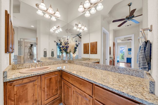 10210 Rafter O Trl, House other with 3 bedrooms, 3 bathrooms and null parking in Helotes TX | Image 23