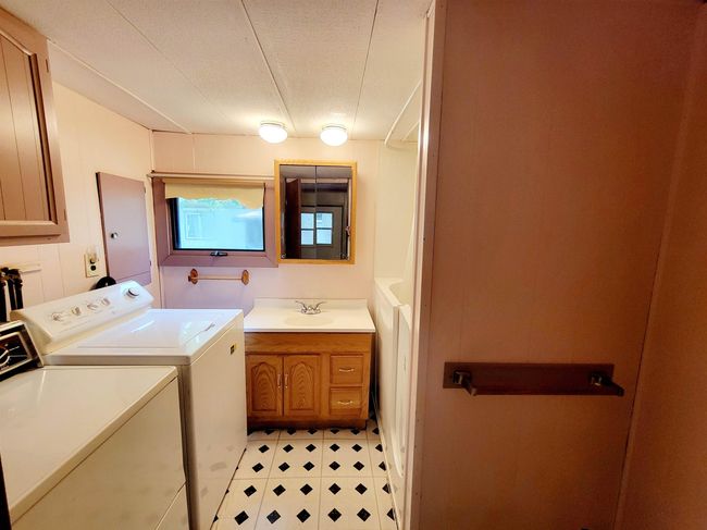 4 Corrigan St, House other with 2 bedrooms, 1 bathrooms and null parking in Gorham NH | Image 14