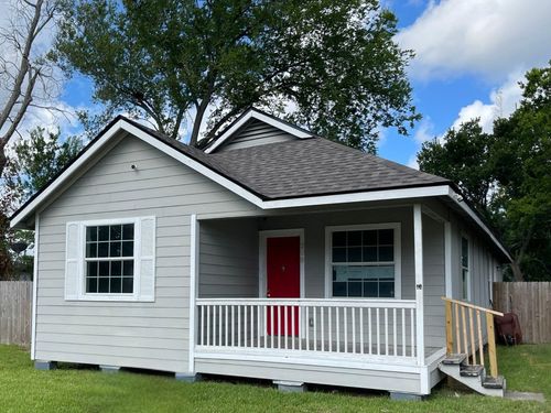 208 S 7th St, La Porte, TX, 77571-4924 | Card Image