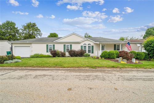 635 Primrose Ln, Mount Pleasant, PA, 15666-3697 | Card Image