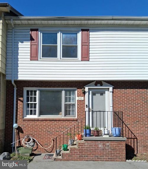 243 Brunswick Rd, STEPHENS CITY, VA, 22655-2715 | Card Image