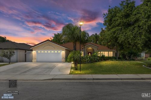 10721 Loughton Ave, Bakersfield, CA, 93311-3590 | Card Image