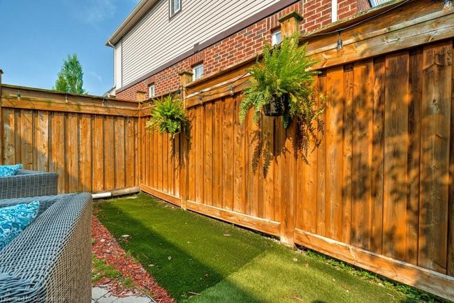 79 Browview Dr, Townhouse with 3 bedrooms, 3 bathrooms and 3 parking in Waterdown ON | Image 39