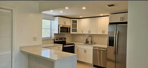 301-9170 Fontainebleau Blvd, Miami, FL, 33172-4381 | Card Image