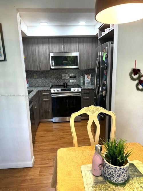 e210-9030 Sw 125th Ave, Miami, FL, 33186-7105 | Card Image