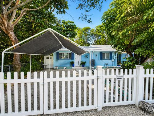 8 N Marlin Ave, Key Largo, FL, 33037-2915 | Card Image