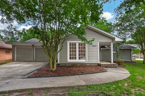 10807 Oasis Dr, Houston, TX, 77096-5027 | Card Image