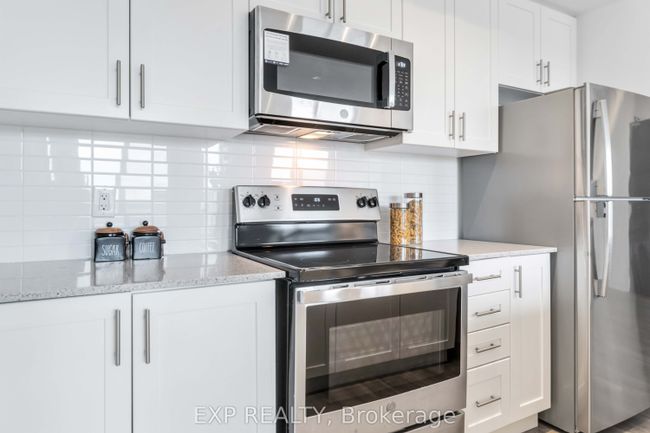 1001 - 550 N Service Rd, Condo with 2 bedrooms, 2 bathrooms and null parking in Grimsby ON | Image 10