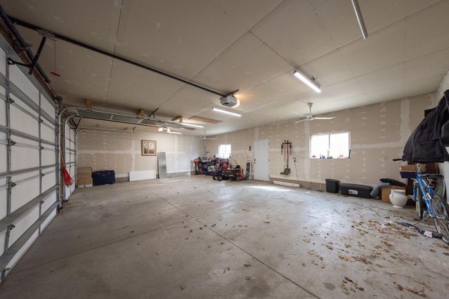 3 Car Garage | Image 37