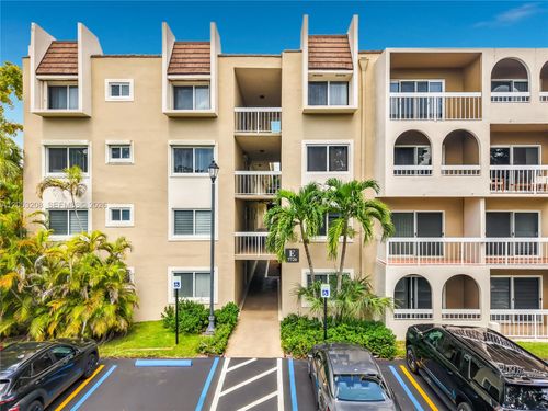 e304-7722 Camino Real E304, Miami, FL, 33143 | Card Image