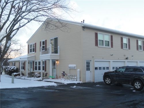 20 Eagle Ln, Fairport, NY, 14450-3310 | Card Image