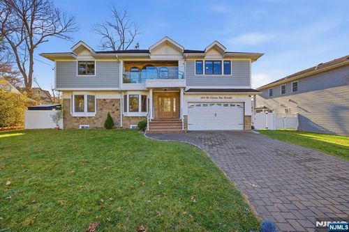 364 W Clinton Ave, Tenafly, NJ, 07670-1945 | Card Image