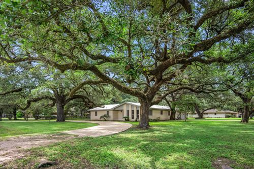 103 King Dr, Columbus, TX, 78934-2010 | Card Image
