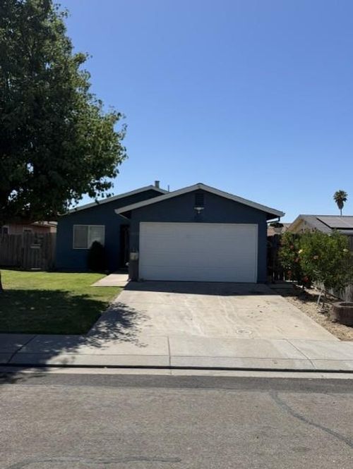 6073 Canter Drive, Riverbank, CA, 95367 | Card Image