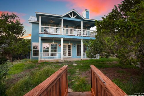 282 Hill Top Ln, Lakehills, TX, 78063-2270 | Card Image
