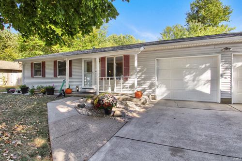 523 Raleigh Rd, Galveston, IN, 46932-9404 | Card Image