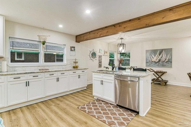 814 W Gonzalez St, House other with 3 bedrooms, 2 bathrooms and 1 parking in Pensacola FL | Image 15
