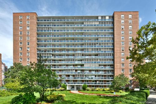 9m-97-37 63rd Road, New York, NY, 11374 | Card Image