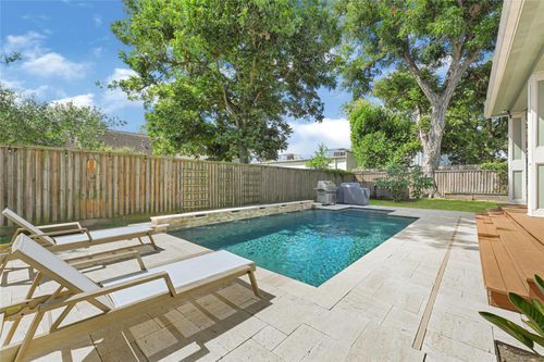 806 English St, Houston, TX, 77009-2002 | Card Image