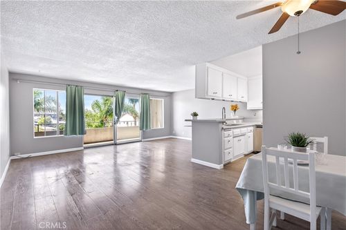 305-1187 E 3rd St, Long Beach, CA, 90802-3530 | Card Image