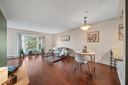 305-526 Thirteenth St, New Westminster, BC, V3M4L9 | Card Image